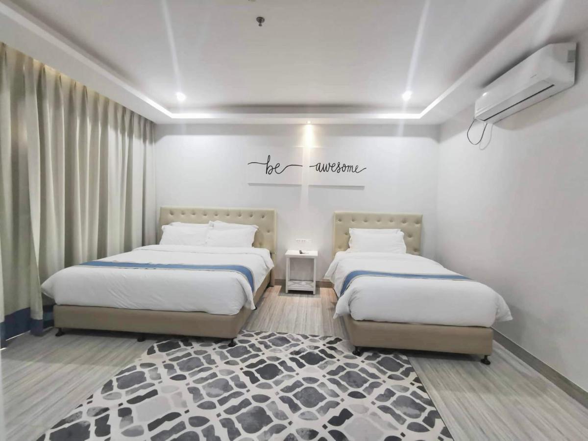 Hampton Suites Davao Exterior photo