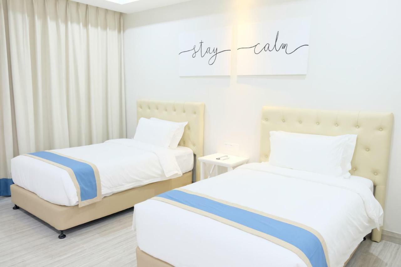 Hampton Suites Davao Exterior photo