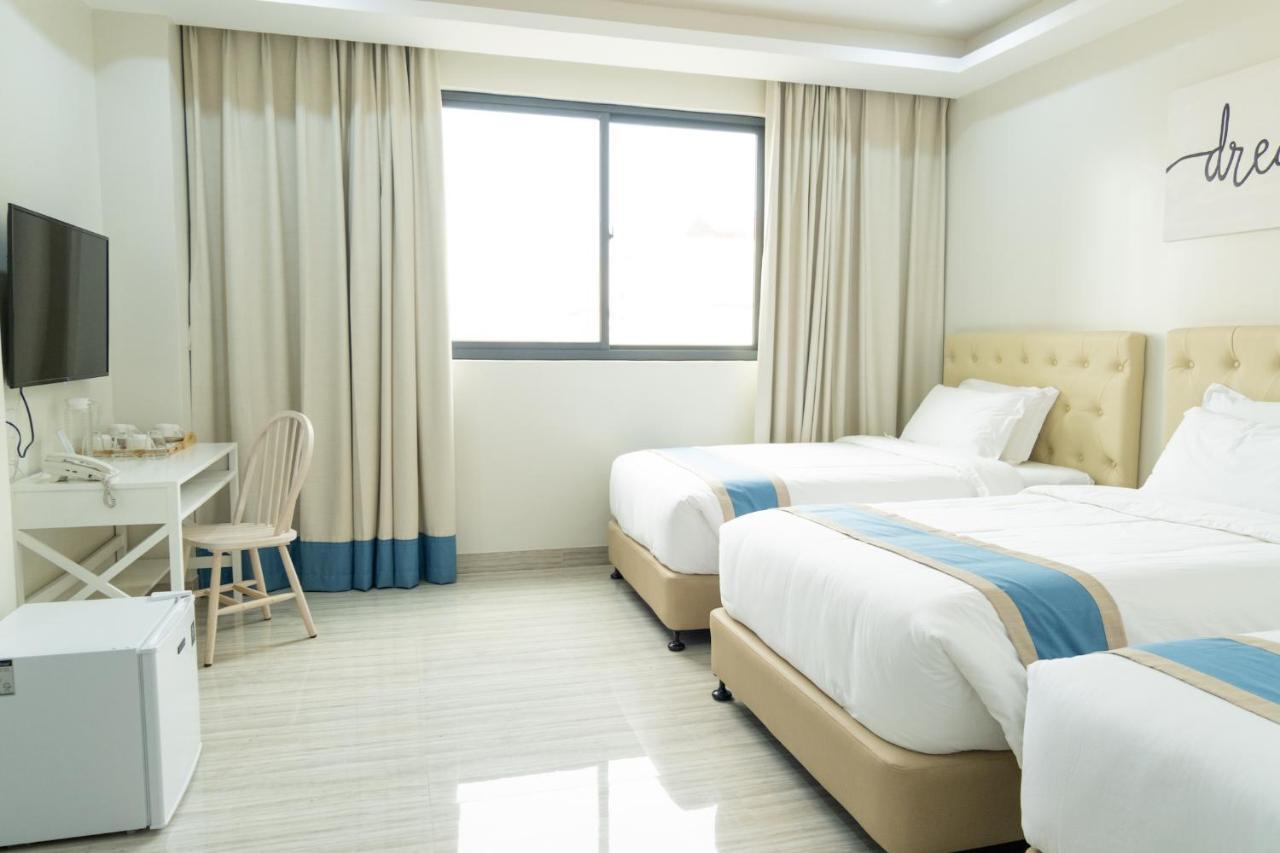 Hampton Suites Davao Exterior photo
