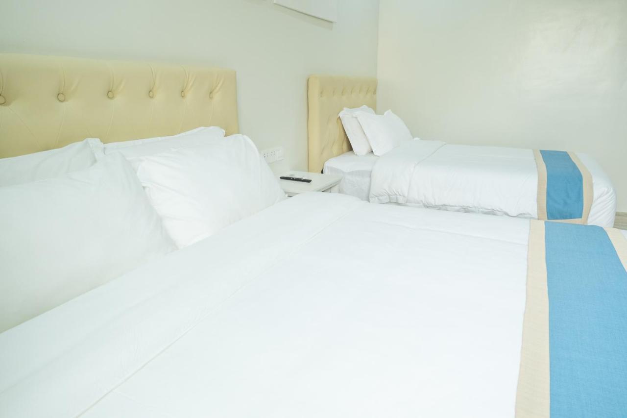 Hampton Suites Davao Exterior photo