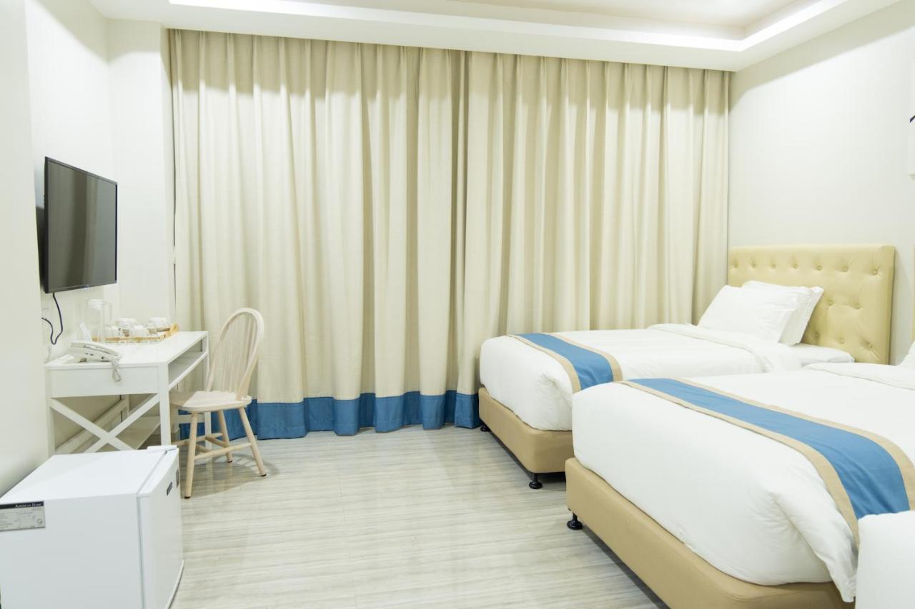 Hampton Suites Davao Exterior photo