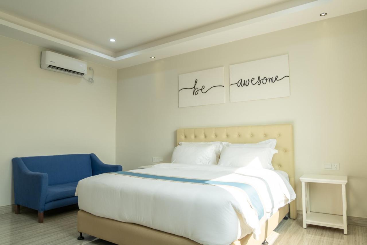 Hampton Suites Davao Exterior photo