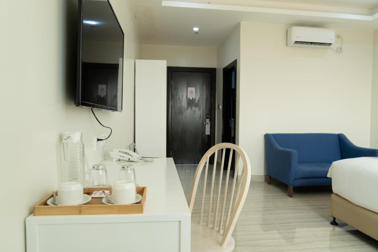 Hampton Suites Davao Exterior photo