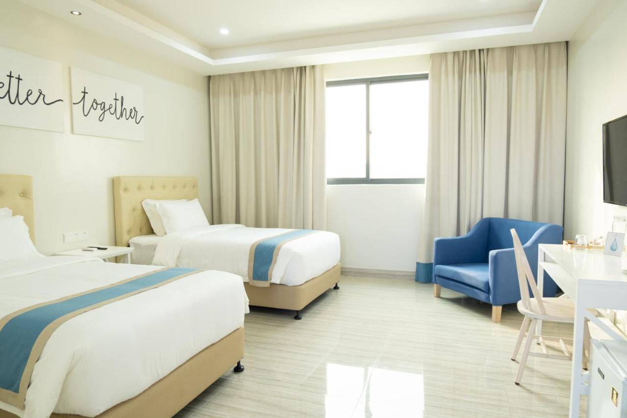 Hampton Suites Davao Exterior photo